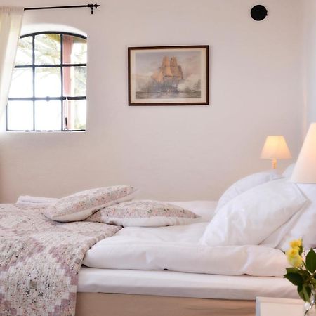Bed and Breakfast Torsborgs Gard Simrishamn Esterno foto