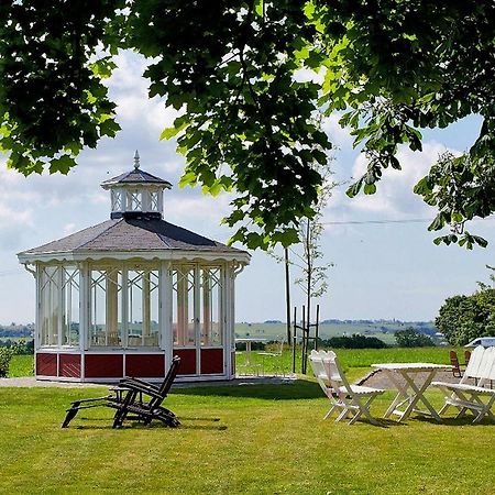 Bed and Breakfast Torsborgs Gard Simrishamn Esterno foto