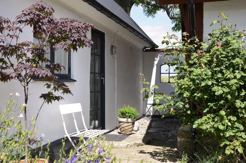Bed and Breakfast Torsborgs Gard Simrishamn Esterno foto